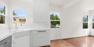 Recently Renovated University Heights 2 Bed 1 Bath with 2 off-street parking spaces! Pet OK! Gallery 11