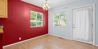 Kennydale Rambler with parking- Close to Lake Washington Gallery 10