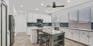 Desirable 4 Bedroom Home with Pool near Summerlin! Gallery 9