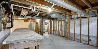 13 Swain Avenue Gallery 36