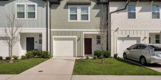 Beautiful Townhome in Madison Place Davenport! Gallery 1