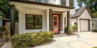 North Loop Area Gem!!! Gallery 4