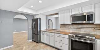 Beautifully Updated Condo with Community pool Gallery 8