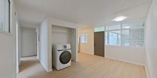 University Manor - Newly Renovated Units just a short walk from Campus! Gallery 97