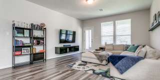 Beautiful Modern 2 story home! Gallery 8