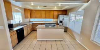 Charming home in a desirable Henderson neighborhood Gallery 7