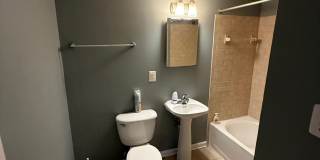 Beautiful 2 Bedroom 1 Bath Condo Conveniently Located Gallery 15