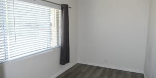 Updated 5 Br 2 Ba Home Near the 51 and Indian School in Central Phoenix Gallery 15