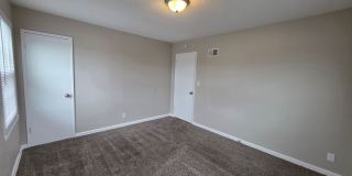 Spacious 2 Bed, 1.5 Bath Duplex Near Red Bridge Gallery 12