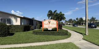 2676 DUDLEY Drive E Gallery 1