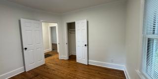 2bed/1bath w/ detached garage! Gallery 6