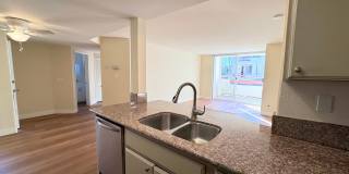 Cute Upgraded 2 bedroom/2 Bath Gallery 7