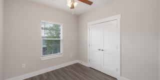 Spacious 3 Bedroom Townhouse with Community Pool! Gallery 24