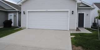 Modern Charm: 2-Bedroom, 2-Bathroom Home with Open Floor Plan and Rear Load Garage Gallery 3