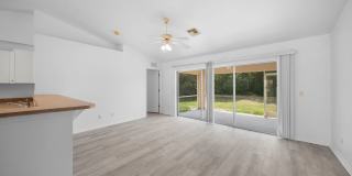 Spacious 3 bedroom 2 bathroom home in Lehigh Acres - New flooring! Gallery 7