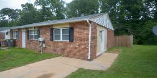 Great - 1 BEDROOM - Bright Open Floor Plan !! Gallery 1