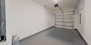 Beautiful Newer Townhouse with all LVP Gallery 15