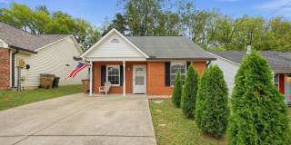 Charming 2BR House in Nashville Adjacent to a Peaceful Park Gallery 1