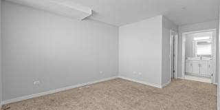 1900 W Lawrence Avenue Gallery 24
