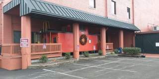 915 Main Street Gallery 4