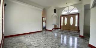 Spacious 3/2 with In-Law Suite Gallery 5