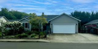 Eastwood 3 bedroom 2 bath home Eastwood 3 bedroom 2 bath home Gallery 1