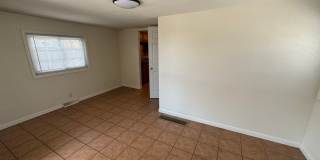 Charming 2 bedroom House Gallery 13