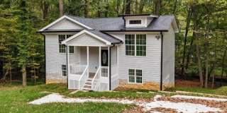 316 Howland Avenue Gallery 1