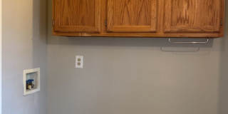 2 Bedroom 2 Bath Townhome w/ large 2 car garage - Freshly remodeled - Available Now Gallery 30