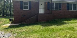 2 Bedroom Duplex Available (Monroe) Gallery 1