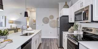 Wheelhouse Apartments on the Monon Gallery 5
