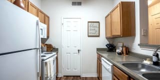 Affordable Housing - Stoneridge Apartments Gallery 6