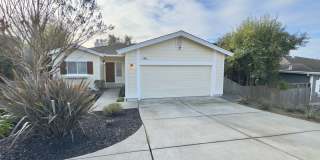 3 Bedrooms, 2 1/2 Bathrooms, Serene Napa Setting Gallery 1