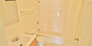 Spacious 1 Bed Dupex! Gallery 6