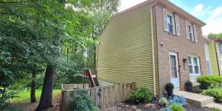 Beautiful Newington Forest Townhome Gallery 1