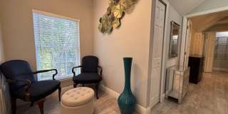 1 Bedroom Renovated Garage Apartment Gallery 7