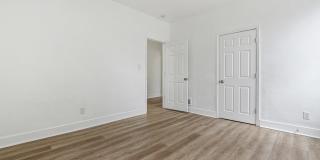 198 Oneida Street Gallery 8