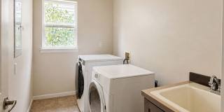 Spacious 5-Bed, 2.5-Bath Single-Family Home in Redmond Gallery 26