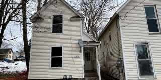 2 bedroom, 1.5 bath house Gallery 1