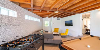911 N Northlake Dr Gallery 74