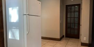 Adorable 3 Bedroom, 2 Bath on N Summit Gallery 10