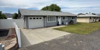 Charming 3-Bedroom Home in East Wenatchee Gallery 1
