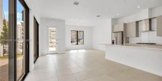 8037 NW 42nd St Gallery 5