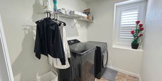 Fully Furnished 4 Bedroom 2.5 Home! Gallery 20