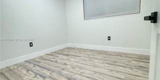 1270 NE 207th Ter Gallery 10