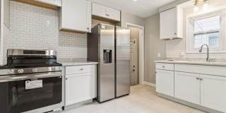 19620 Lyndon Street Gallery 3