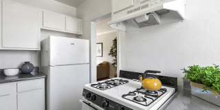 Wyvernwood Garden Apartments Gallery 3