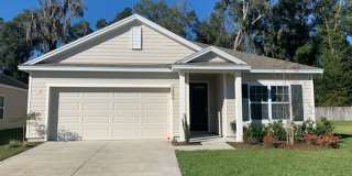 Beautiful Home Located In The New Chestnut Village Neighborhood On SW Archer Road Gallery 1
