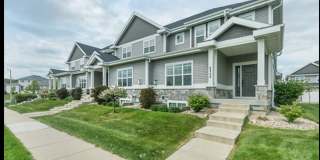 Beautiful 3 bed condo AVAILABLE NOW Gallery 1