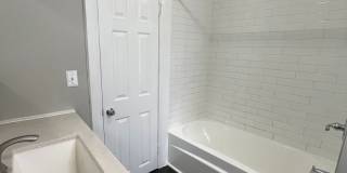 East Baltimore 2 Bedroom w/Den 1.5 Bathroom Gallery 22